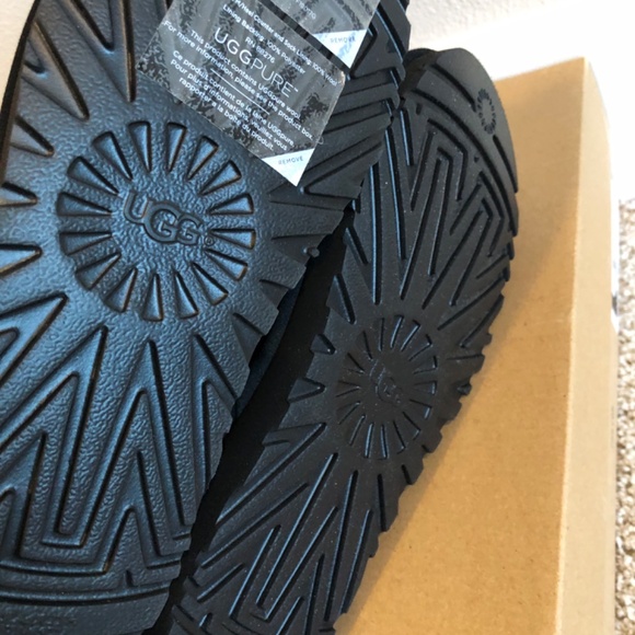 UGG Australia BOOTS - Picture 8 of 11